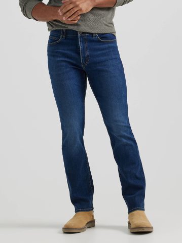 Men's Extreme Motion Regular Fit Straight Leg Jean