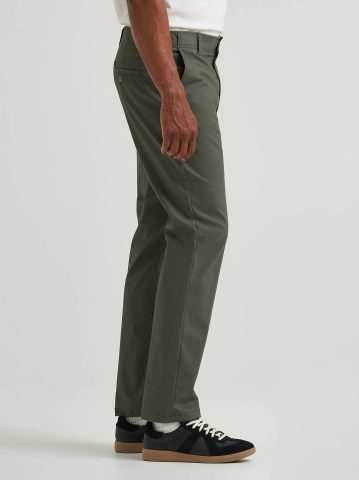 Men's Extreme Motion Slim Fit Khaki Pant