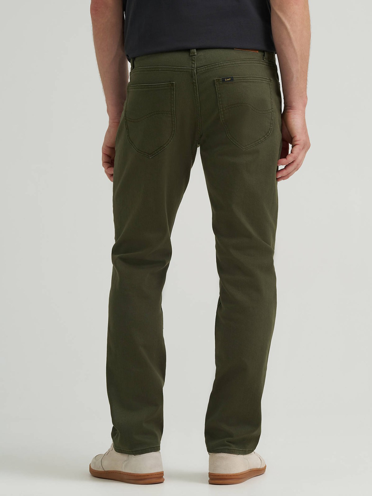 Men's Extreme Motion Straight Fit Tapered Leg Jean - view 3