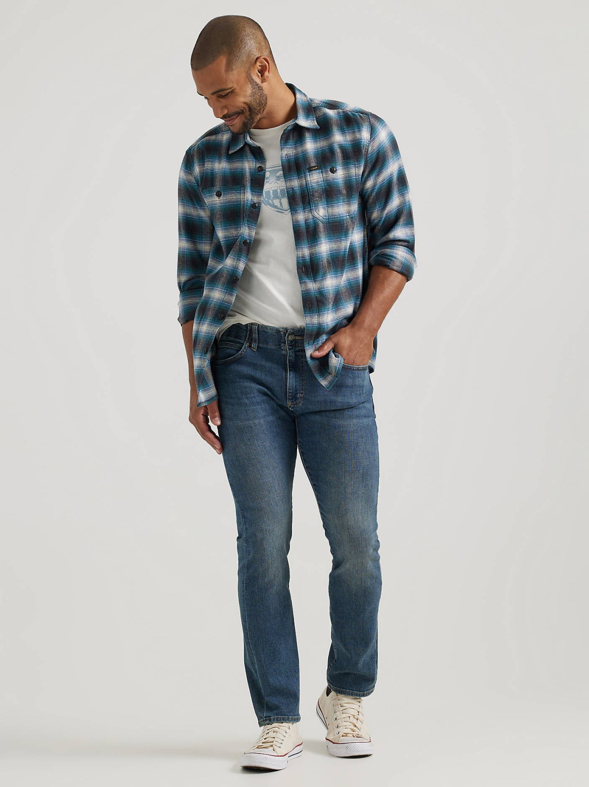 Men's Extreme Motion Slim Straight Leg Jean