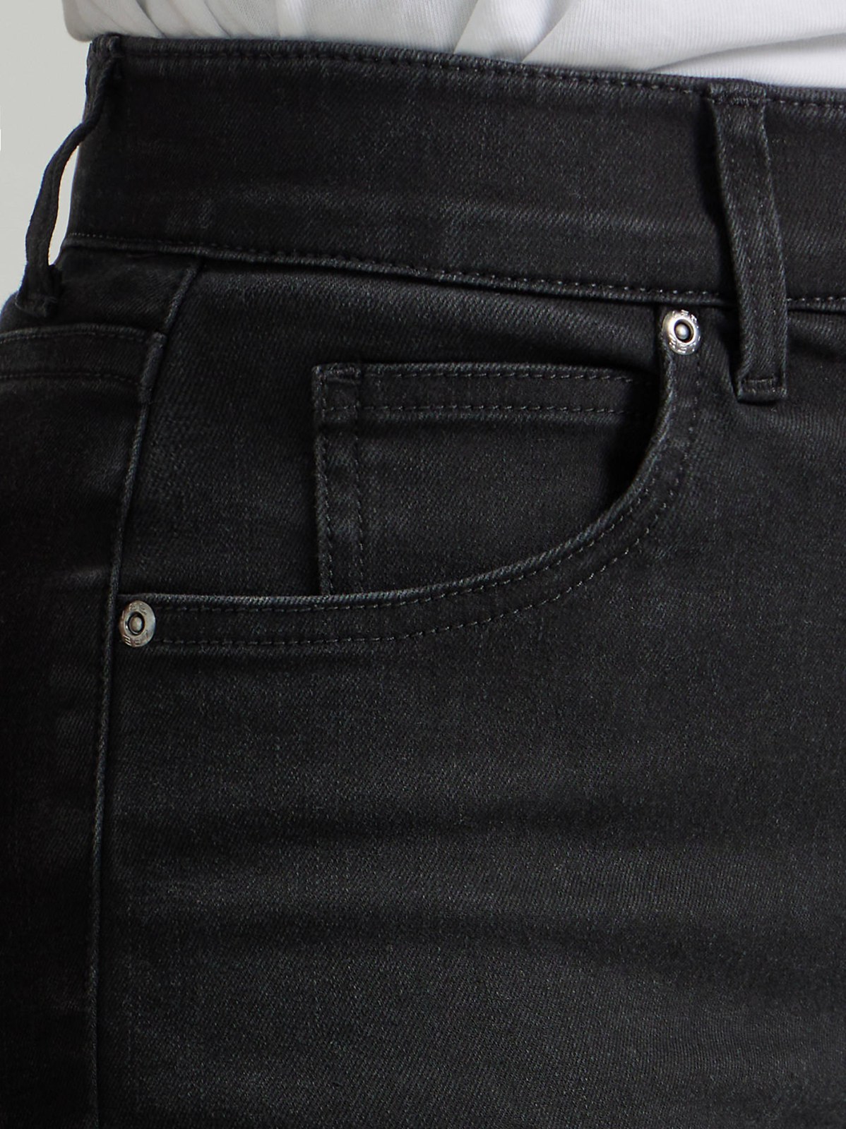 Women's Ultra Lux Comfort with Flex Motion Skinny Leg Jean (Petite) - view 5