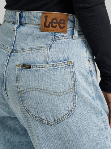 Women's Loose Crop Button-Fly Jean