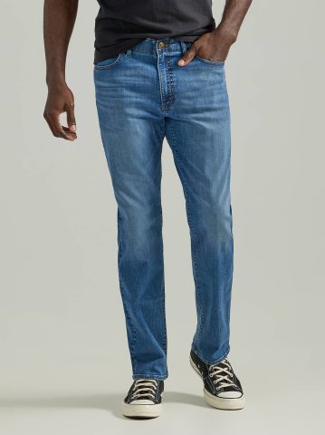 Men's Extreme Motion Regular Fit Straight Leg Jean