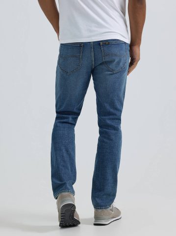 Men's Extreme Motion Regular Taper Jean
