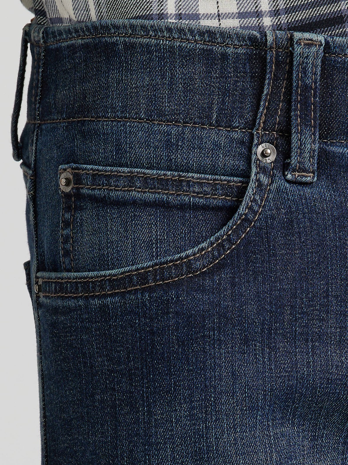 Men's Extreme Motion Straight Fit Tapered Leg Jean - view 6