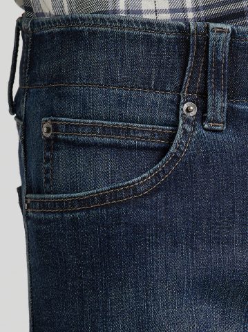 Men's Extreme Motion Straight Fit Tapered Leg Jean
