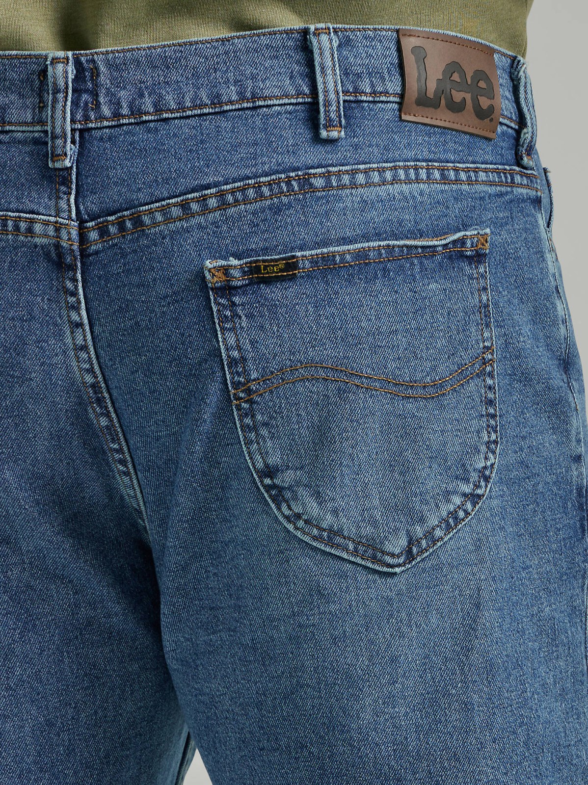 Men's Legendary Relaxed Straight Jean (Big &Tall) - view 6