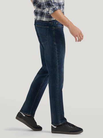 Men's Extreme Motion Straight Fit Tapered Leg Jean