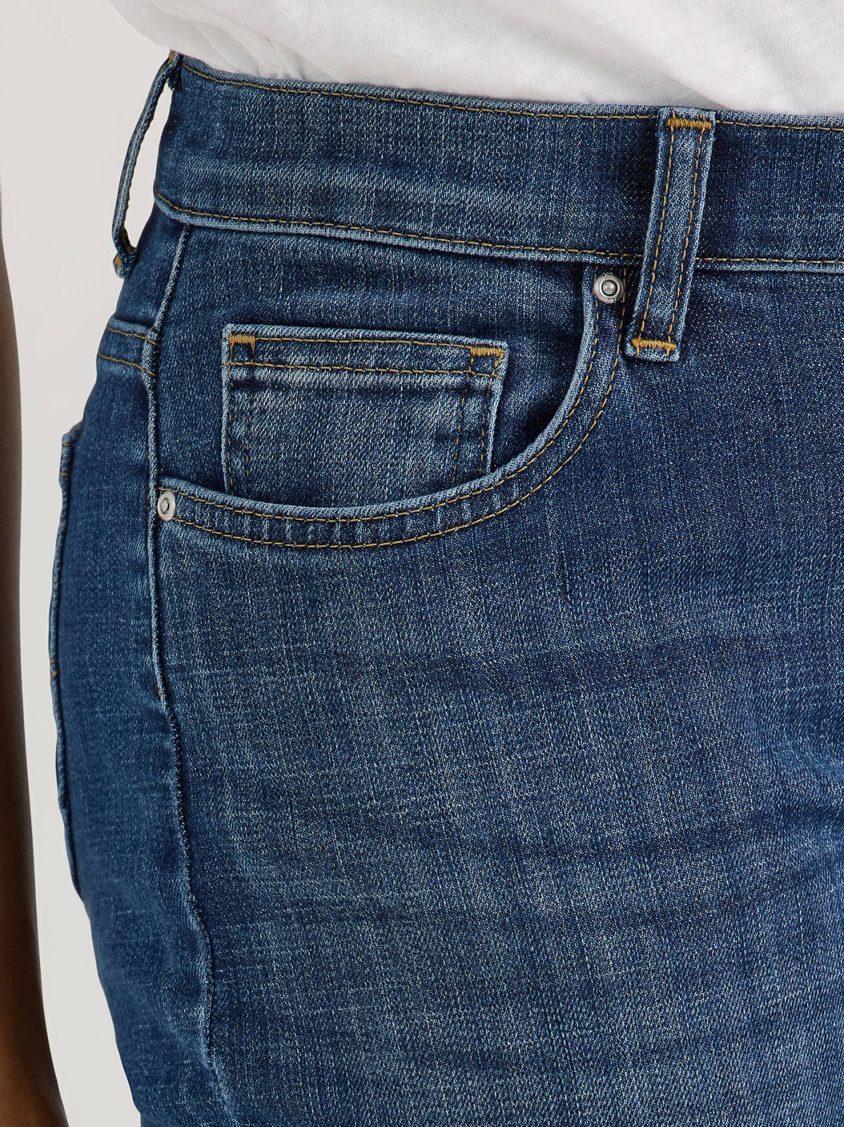 Women’s Stretch Relaxed Fit Straight Leg Jean - view 6
