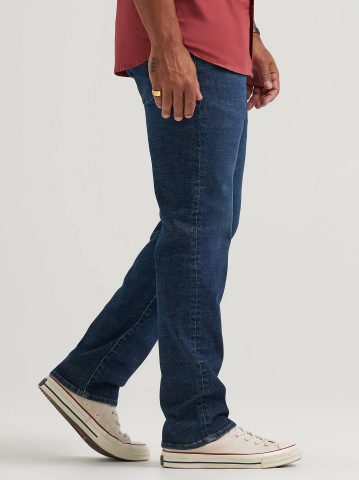 Men's Extreme Motion Regular Straight Jean with Cool Temp Technology