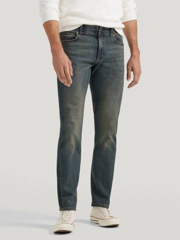 Men's Extreme Motion Straight Fit Tapered Leg Jean