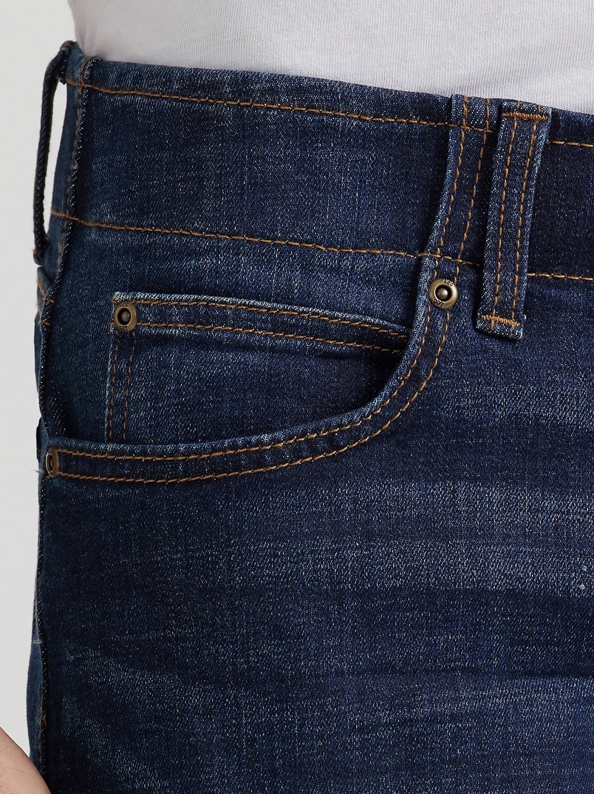 Men's Extreme Motion MVP Slim Straight Jean - view 6