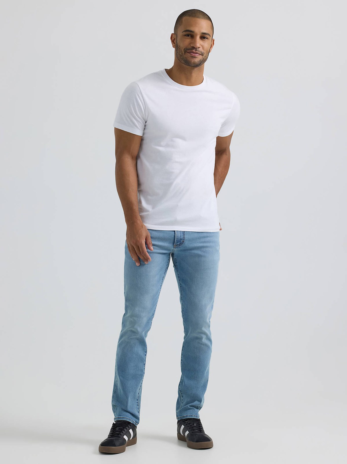 Men's Extreme Motion Regular Taper Jean