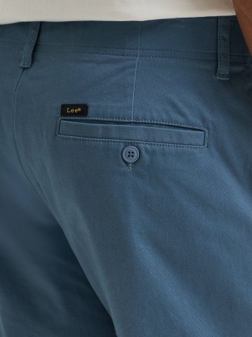 Men's Extreme Motion Flat Front Khaki Pant
