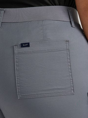 Women's Ultra Lux Comfort with Flex-to-Go Relaxed Fit Cargo Short (Plus)