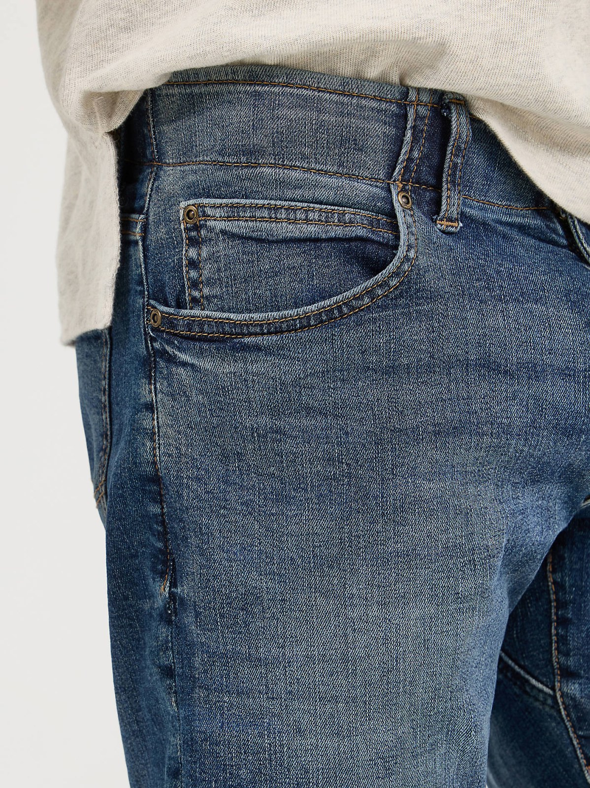 Men's Extreme Motion Straight Fit Tapered Leg Jean - view 6