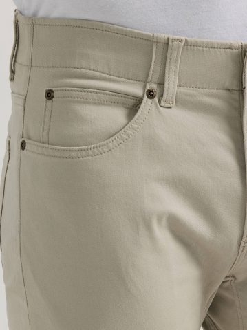 Men's Extreme Motion Slim Straight Twill Jean