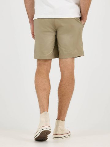 Men's Extreme Motion 7" Flat Front Short