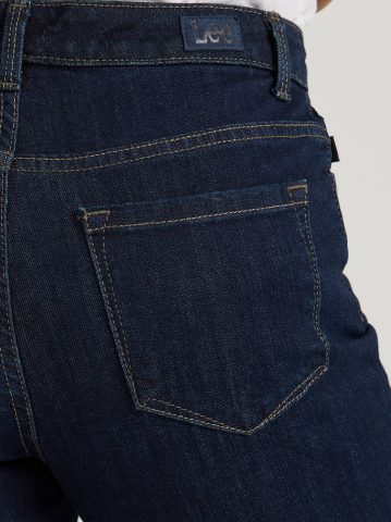 Women's Instantly Slims Relaxed Fit Straight Leg Jean