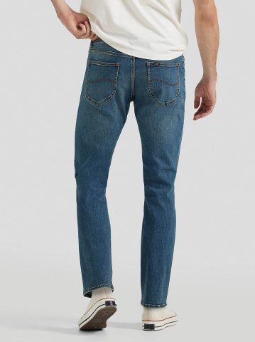 Men's Extreme Motion Straight Fit Tapered Leg Jean