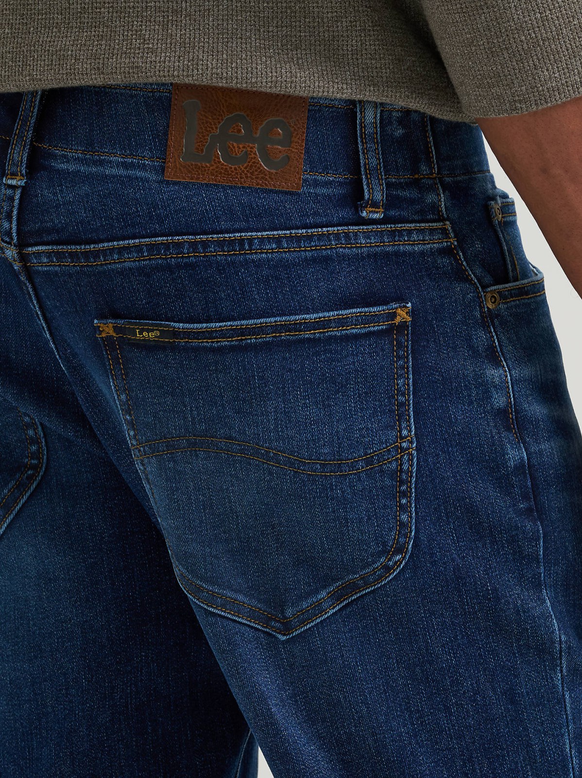 Men's Extreme Motion Straight Fit Tapered Leg Jean - view 6