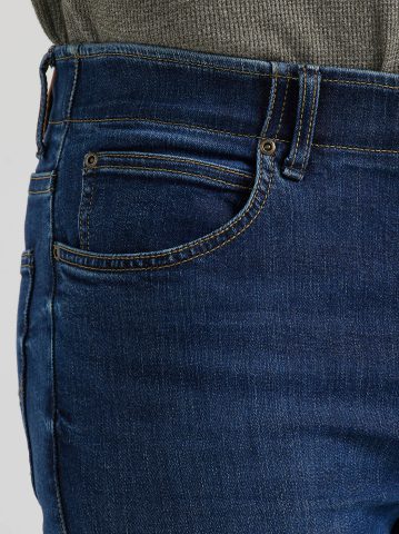 Men's Extreme Motion Regular Fit Straight Leg Jean