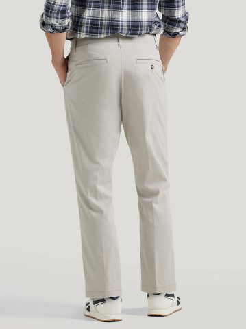 Men's Extreme Motion Relaxed Fit Khaki Pant