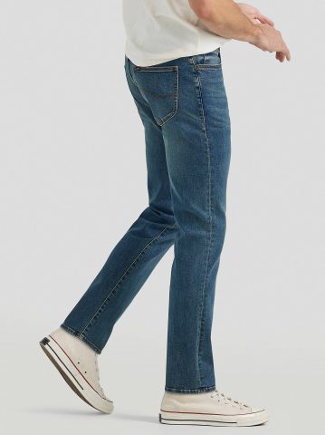Men's Extreme Motion Straight Fit Tapered Leg Jean