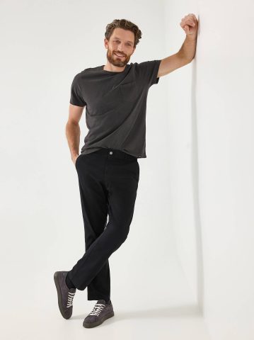 Men's Extreme Motion Relaxed Fit Khaki Pant