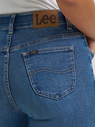 Women's Ultra Lux Comfort with Flex Motion Straight Jean
