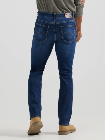 Men's Extreme Motion Regular Fit Straight Leg Jean