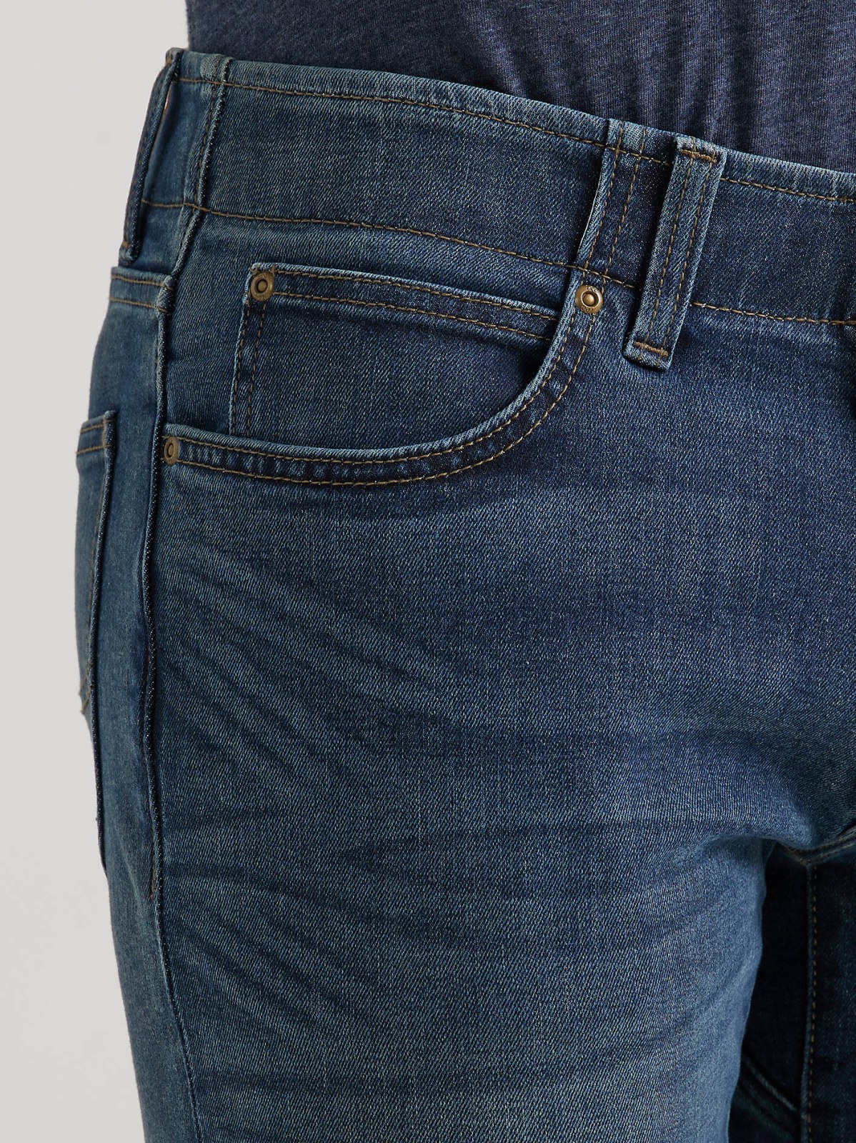 Men's Extreme Motion MVP Straight Fit Tapered Jean - view 6