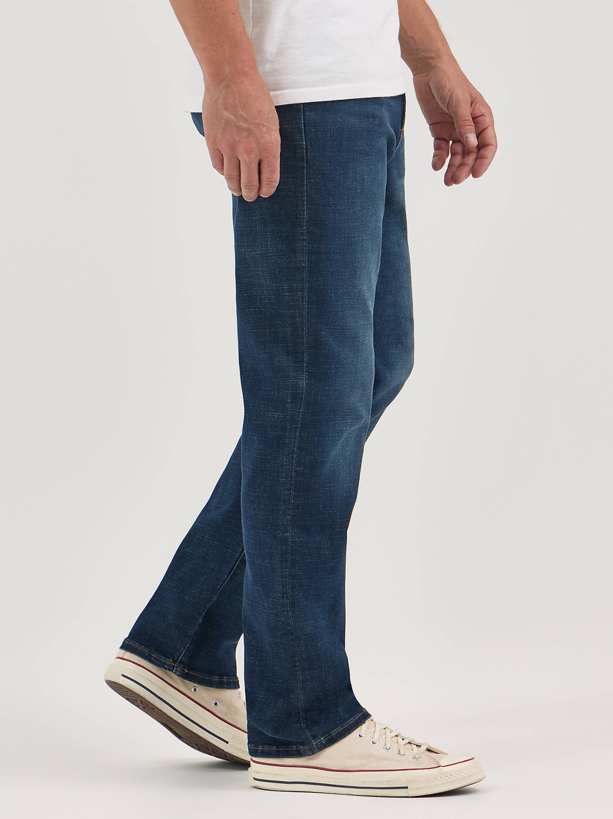 Men's Extreme Motion MVP Relaxed Straight Jean - view 4
