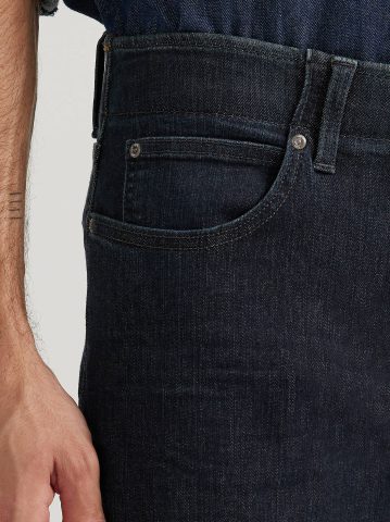 Men's Extreme Motion Athletic Tapered Leg Jean
