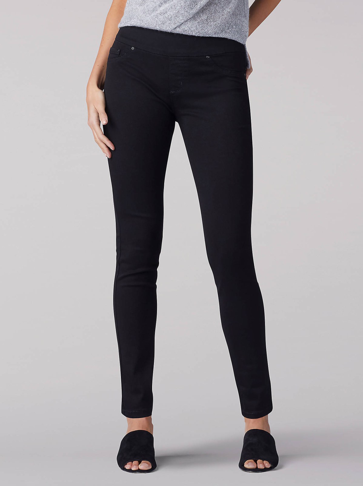 Women’s Sculpting Slim Fit Skinny Pull-On Jean