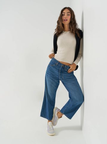 Women's Loose Crop Button-Fly Jean