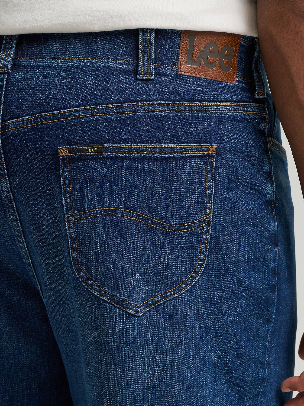 Men's Extreme Motion Loose Jean (Big & Tall) - view 6