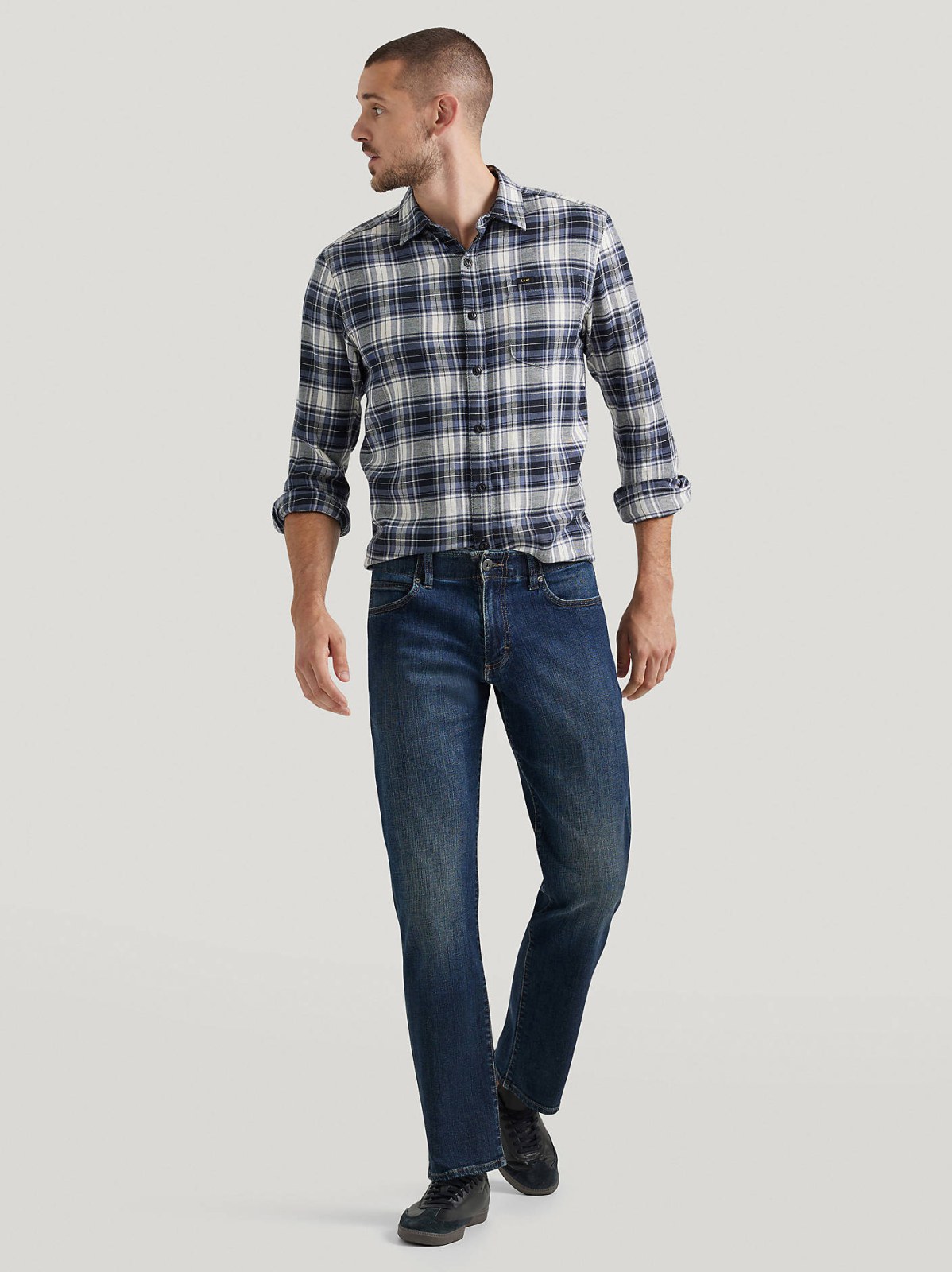 Men's Extreme Motion Straight Fit Tapered Leg Jean