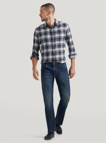 Men's Extreme Motion Straight Fit Tapered Leg Jean