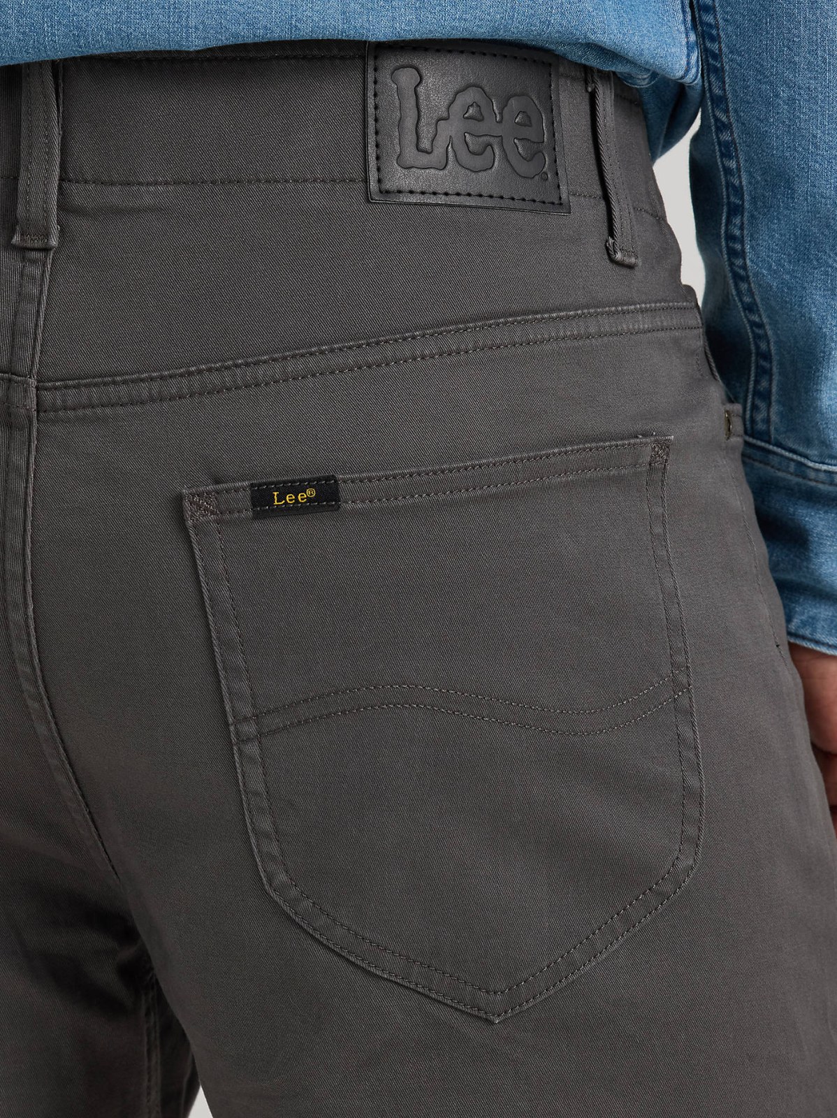 Men's Extreme Motion Relaxed Straight Twill Jean - view 5