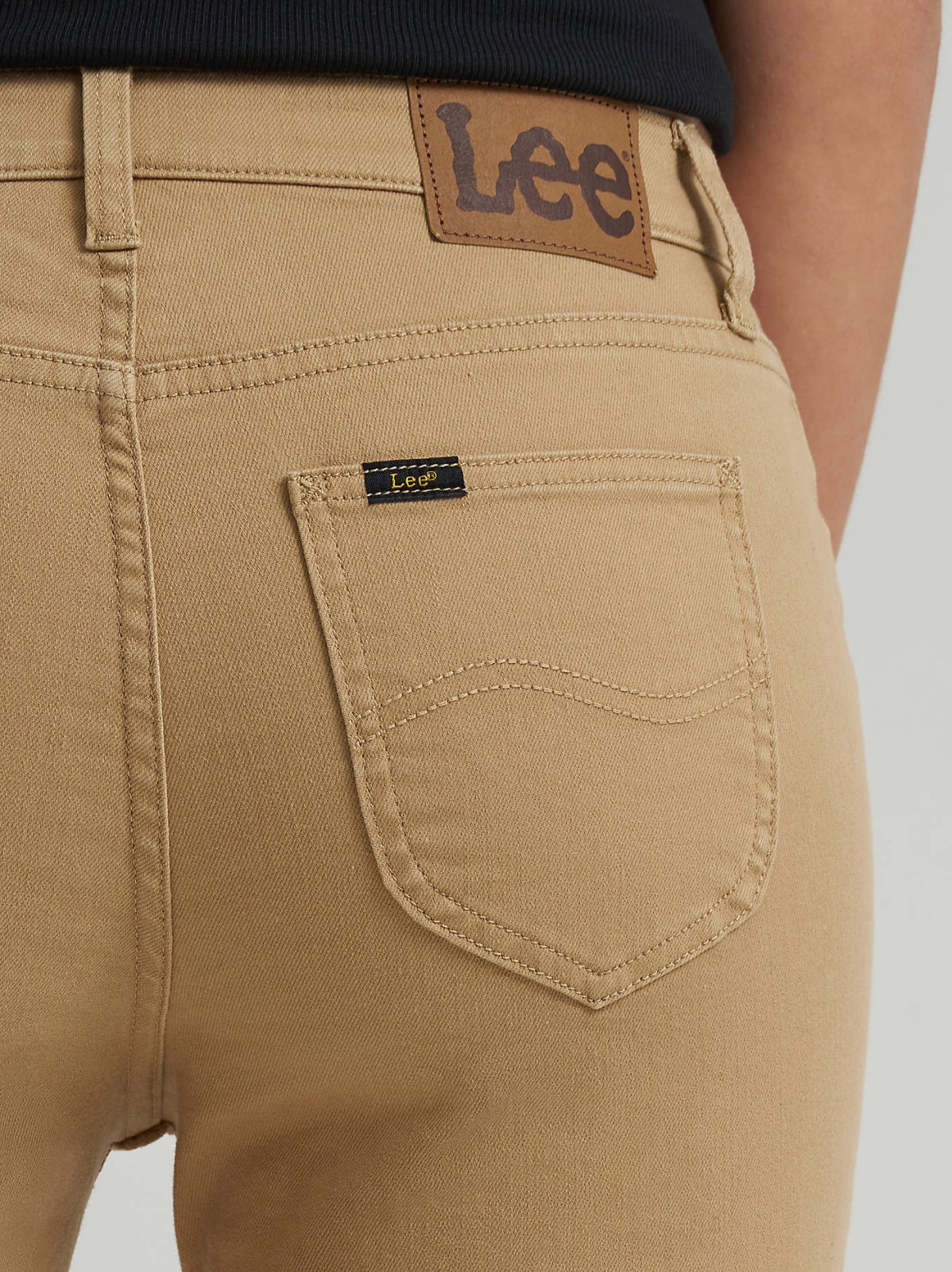 Women's Legendary Straight Denim Capri - view 5