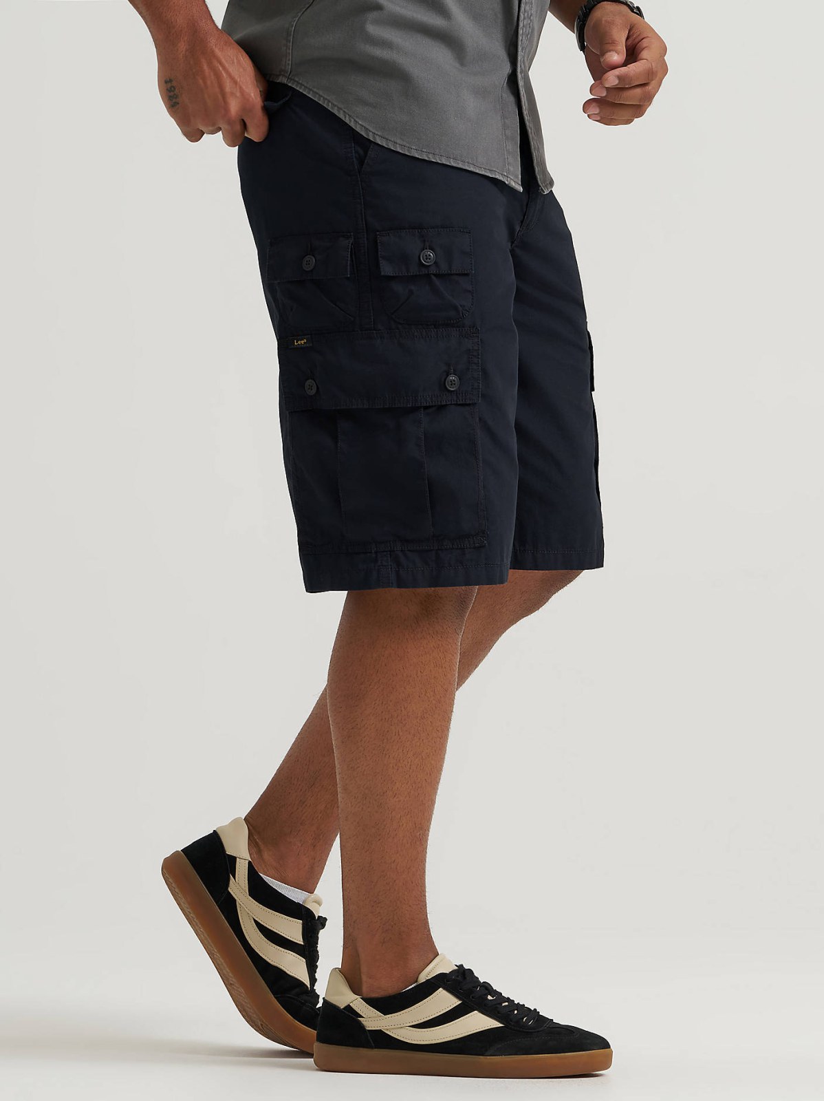 Men's Legendary Loose Nomad Cargo Short - view 4