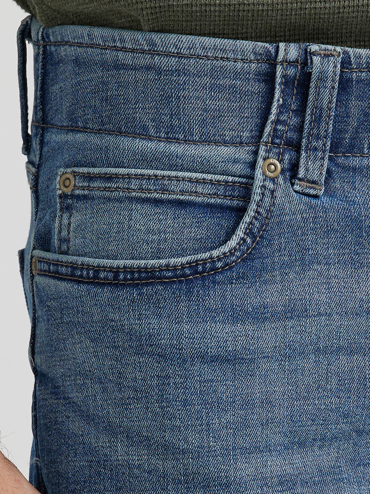 Men's Extreme Motion MVP Straight Fit Tapered Jean - view 6