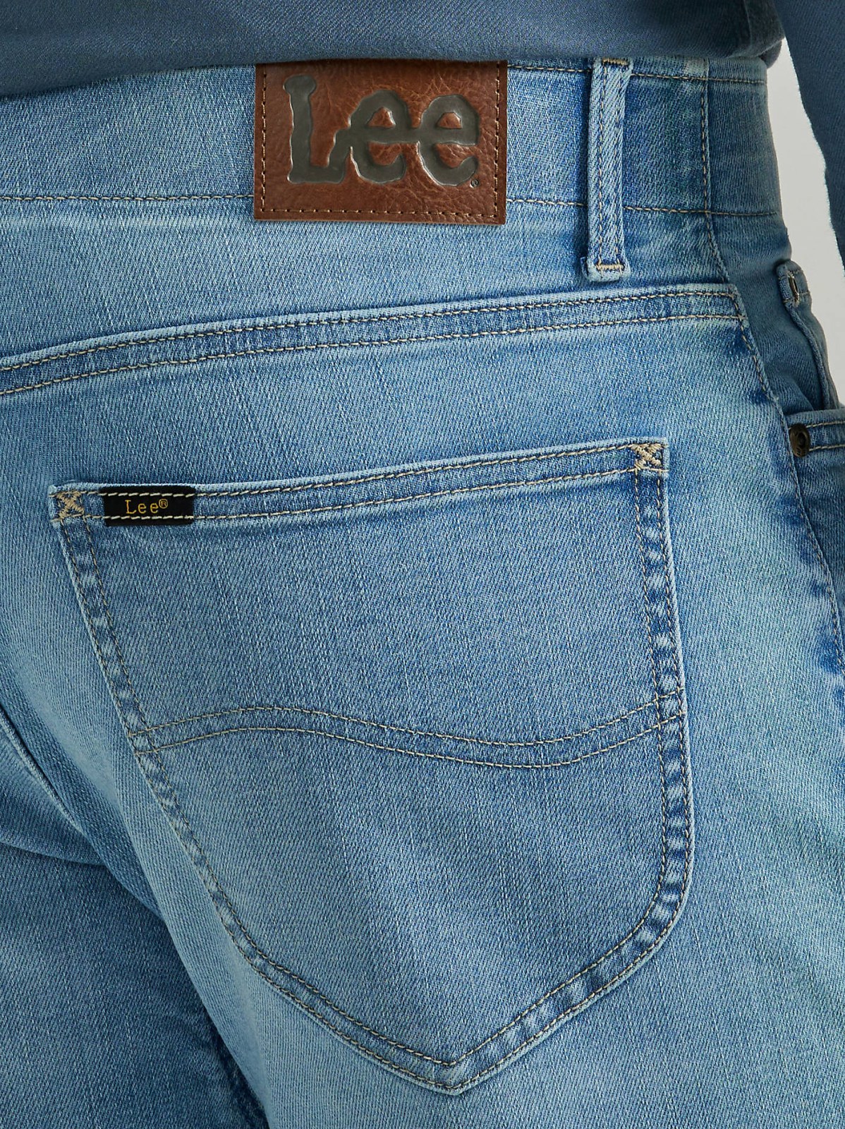 Men's Extreme Motion Straight Fit Tapered Leg Jean - view 6