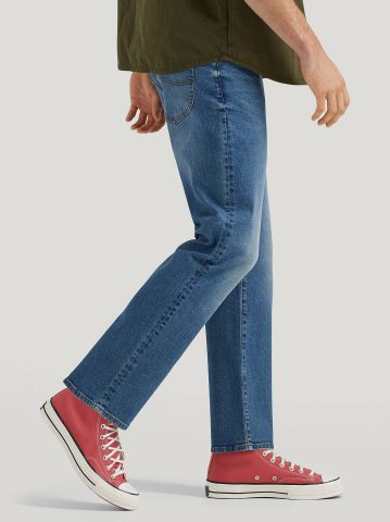 Men's Extreme Motion Regular Fit Straight Leg Jean