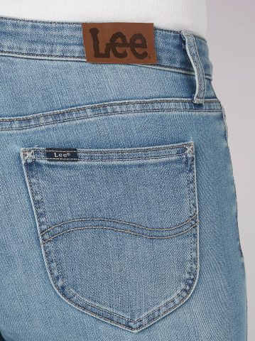 Women's Legendary Straight Jean (Petite)