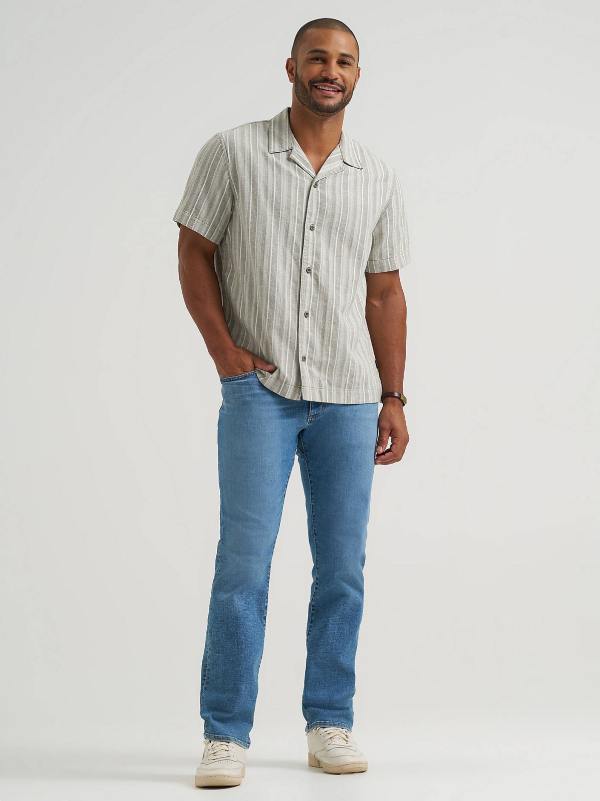 Men's Extreme Motion Regular Straight Jean with Cool Temp Technology