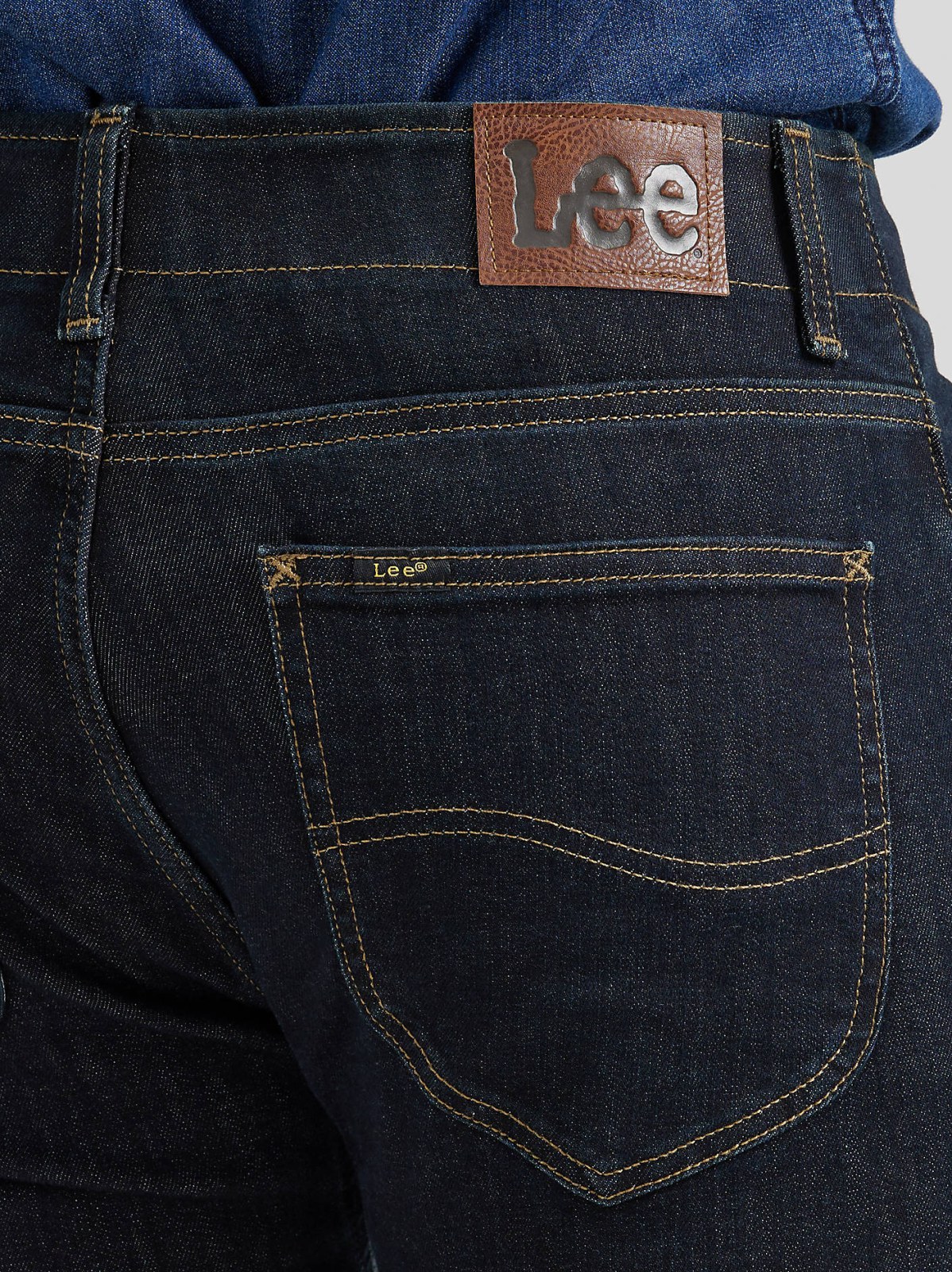 Men's Extreme Motion MVP Slim Fit Tapered Jean - view 5