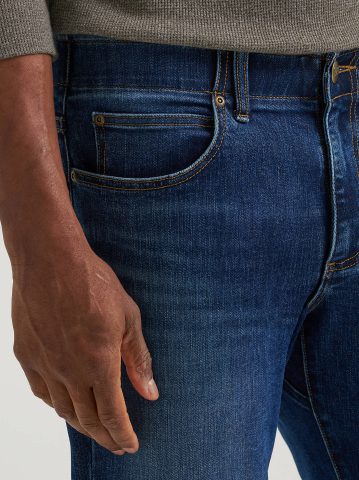 Men's Extreme Motion Straight Fit Tapered Leg Jean
