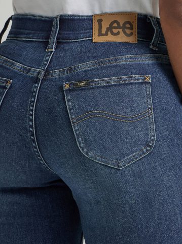 Women's Ultra Lux Comfort with Flex Motion Bootcut Jean